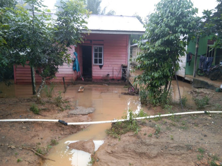 RUMAH WARGA YANG TERKENA BANJIR 