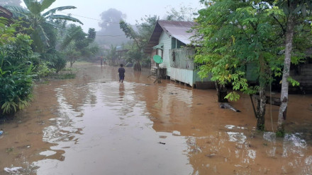 RUMAH WARGA YANG TERKENA BANJIR 